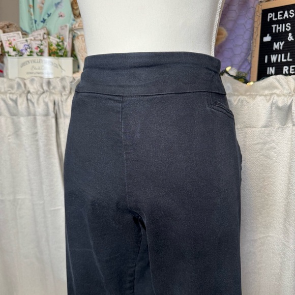 Classic Black Women's Pull On Stretch Capris Size 14 - Picture 2 of 8